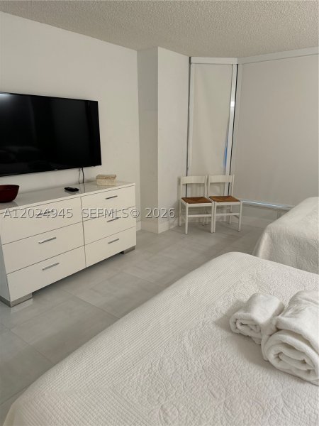 Comprar apartamento en Mystic Pointe 300 208