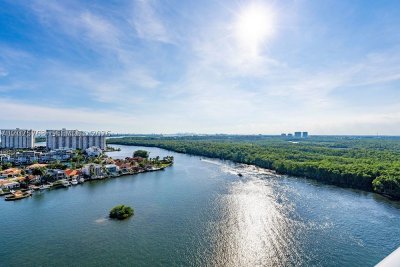 400 Sunny Isles Apt #1804