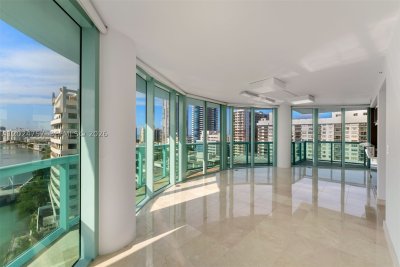 Comprar apartamento no 6000 Indian Creek 14B