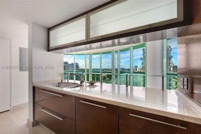 Comprar apartamento no 6000 Indian Creek 14B