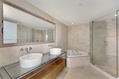 Comprar apartamento no 6000 Indian Creek 14B