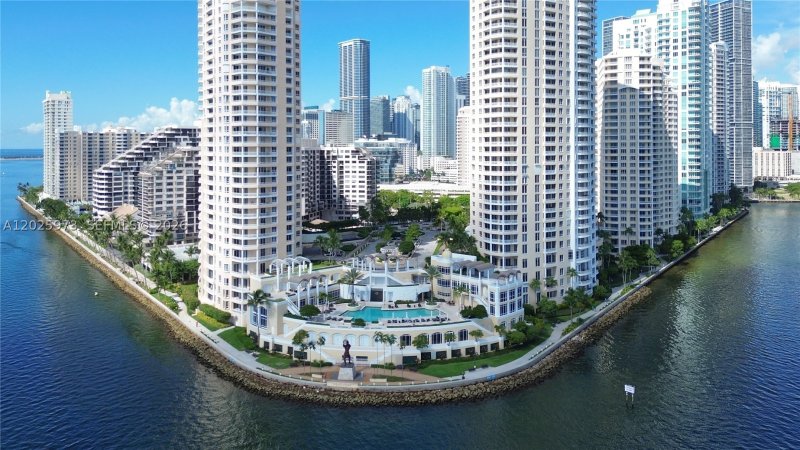 Comprar apartamento en Three Tequesta Point 306