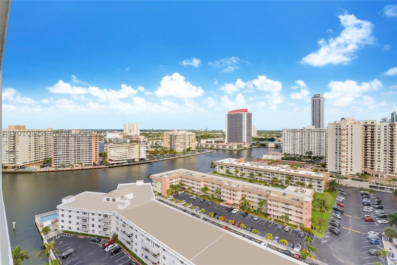 Condo for sale at Ocean Marine Yacht Club 1609