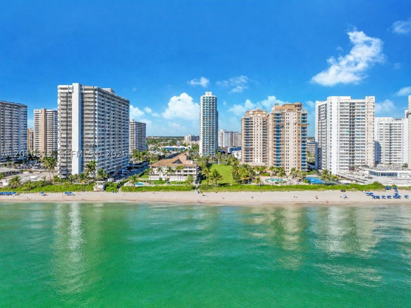 Condo for sale at Ocean Marine Yacht Club 1609