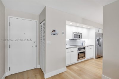Aluguel de apartamento no The Collins Condo 1404