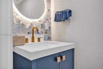 Aluguel de apartamento no The Collins Condo 1404