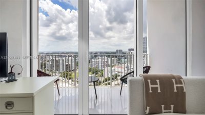 Aluguel de apartamento no Paramount Bay 2603