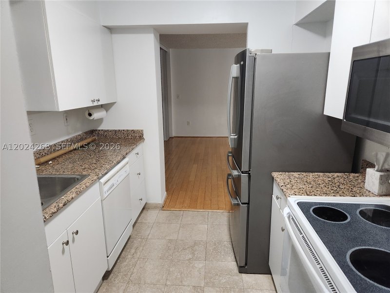 Condo for sale at Grandview 404