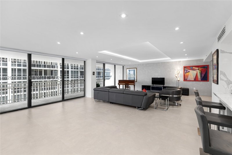 Condo for sale at Kenilworth 604