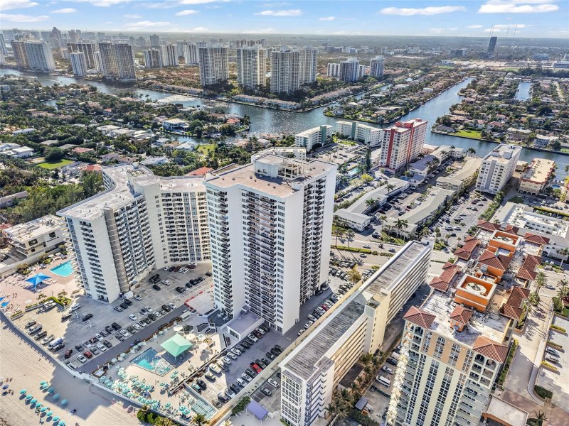 Condo for sale at Parker Tower 208