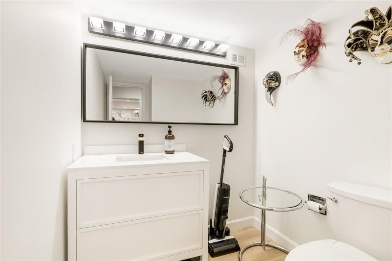 Condo for sale at Parker Tower 208