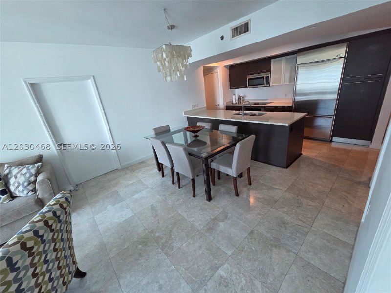 Comprar apartamento en 500 Brickell East Tower 3105