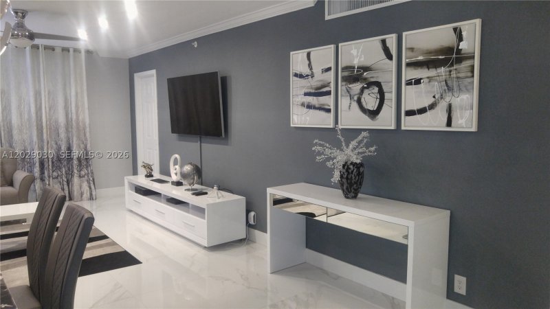 Condo for sale at The Wave Condo L04