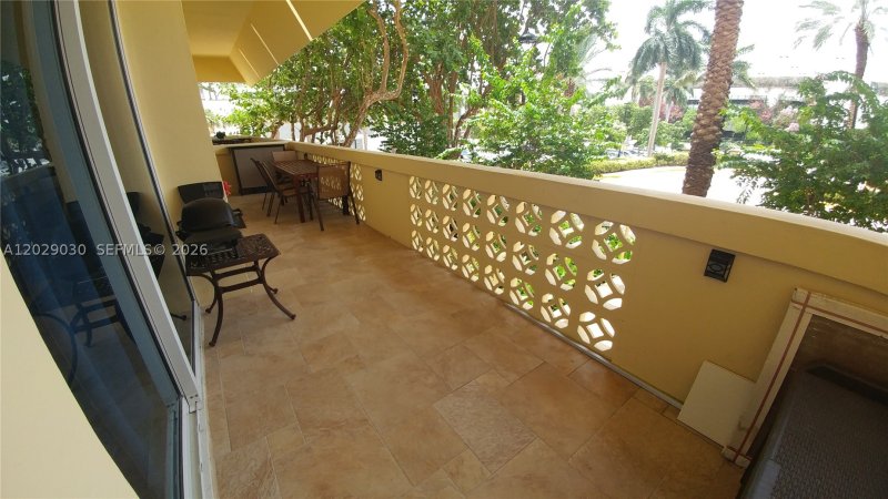 Condo for sale at The Wave Condo L04