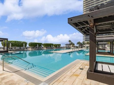 Aluguel de apartamento no Beach Club Three 3101