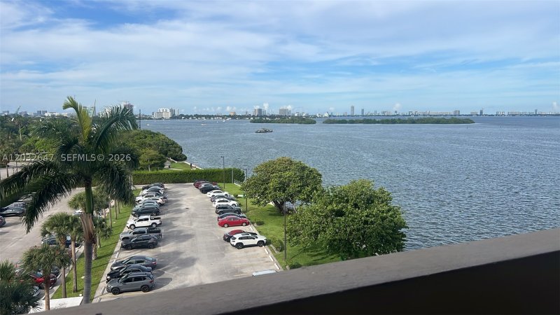 Condo for sale at Clipper 6R