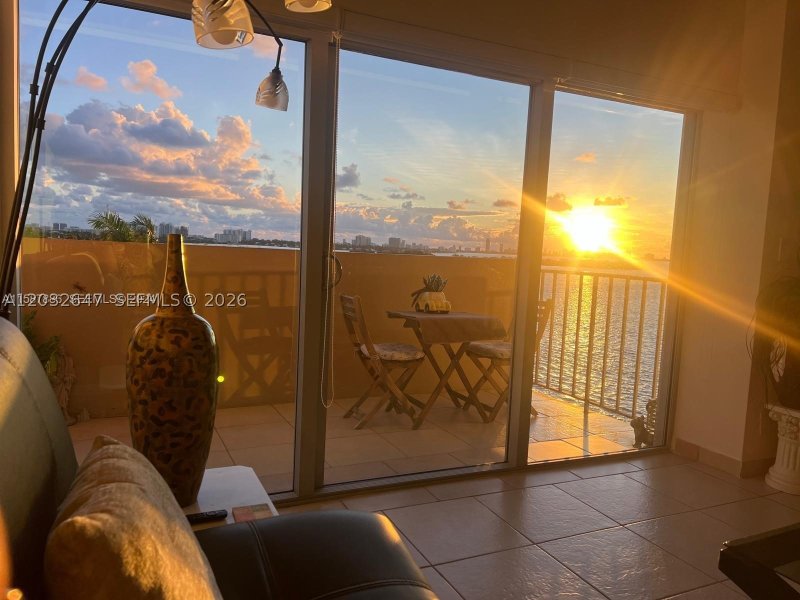 Condo for sale at Clipper 6R