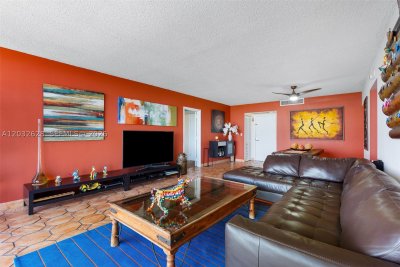 Comprar apartamento en Palm Bay Yacht Club 2404