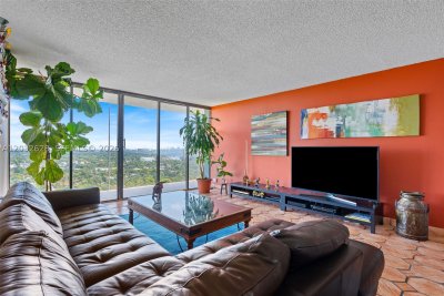 Comprar apartamento en Palm Bay Yacht Club 2404