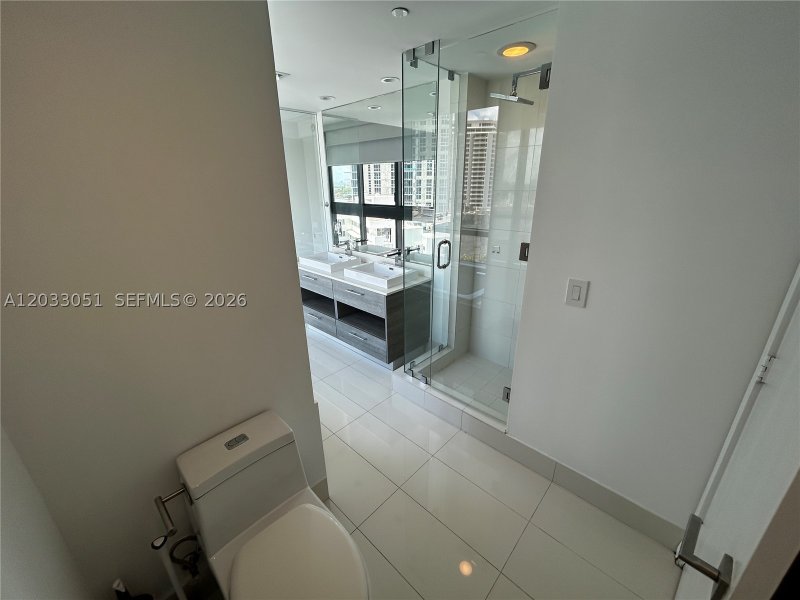 Apartment for rent at Paraiso Bay Miami 1608