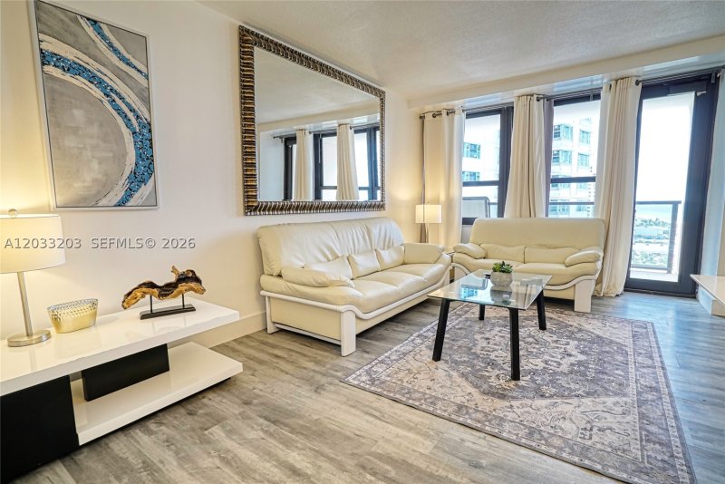 Condo for sale at The Alexander 1204