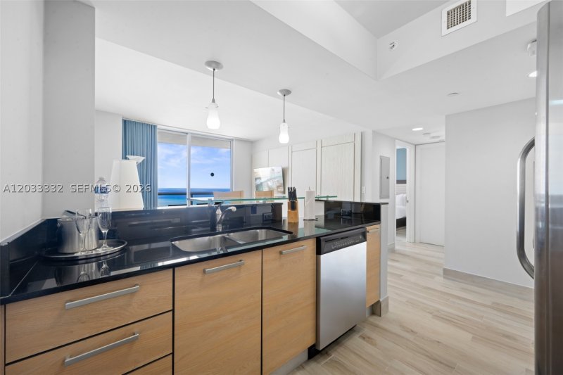 Comprar apartamento en M Resort Residences 2503