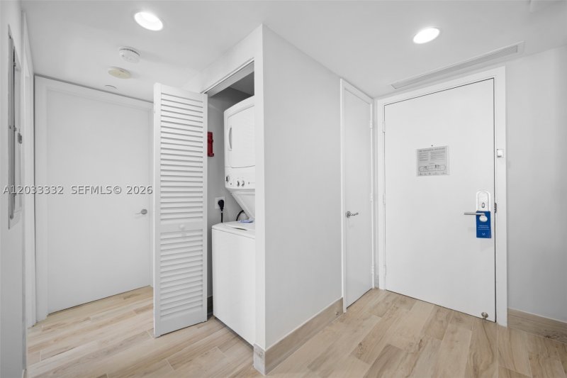 Comprar apartamento en M Resort Residences 2503