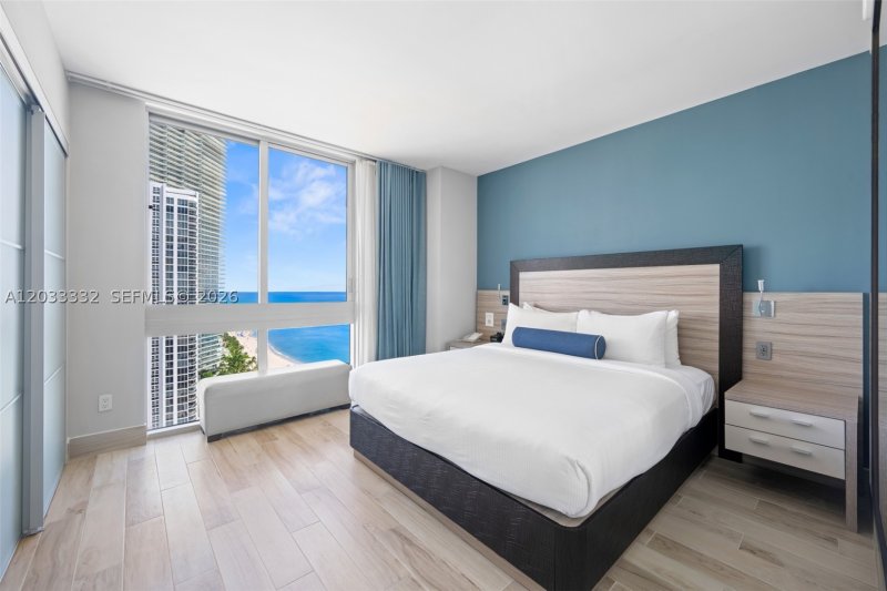 Comprar apartamento en M Resort Residences 2503