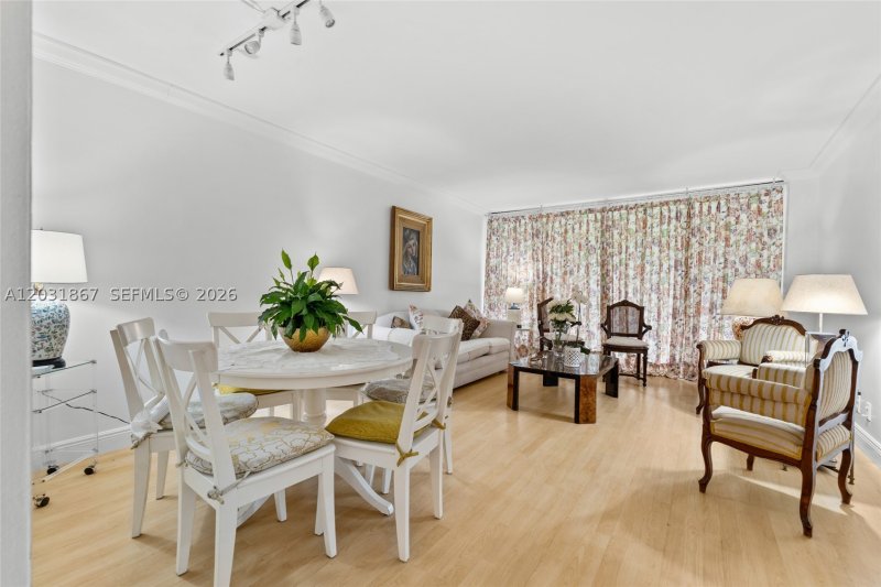 Condo for sale at Biscaya 203
