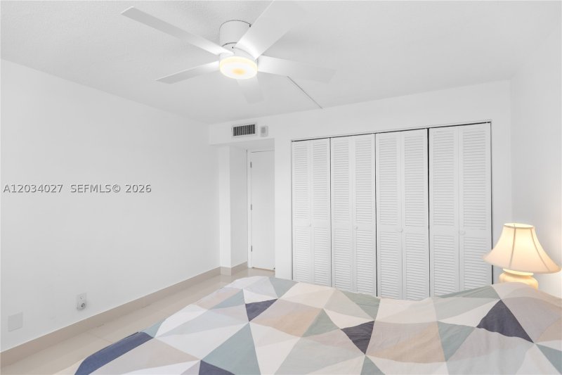 Condo for sale at Plaza Towers South 212