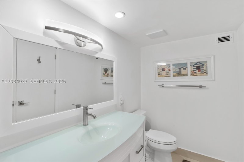 Condo for sale at Plaza Towers South 212