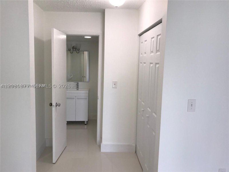 Comprar apartamento en Marbella Tower 702