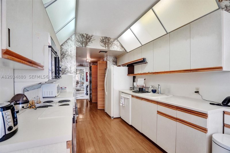 Condo for sale at Hamptons West 615