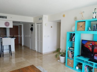 Comprar apartamento no Brickell on the River North 2205