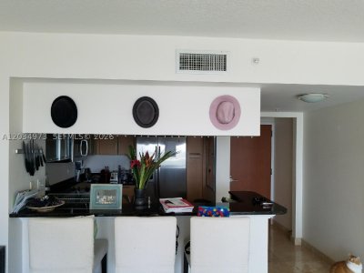 Comprar apartamento no Brickell on the River North 2205