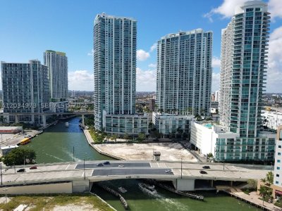 Comprar apartamento no Brickell on the River North 2205