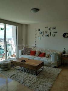 Comprar apartamento no Brickell on the River North 2205
