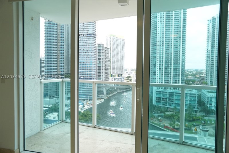 Comprar apartamento en Brickell on the River North 2205