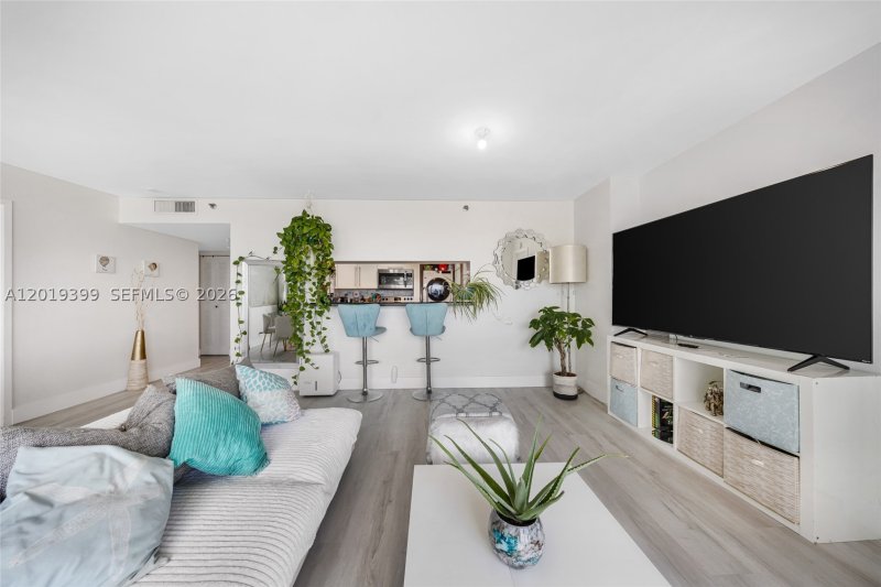 Apartment for rent at Grandview Palace 923