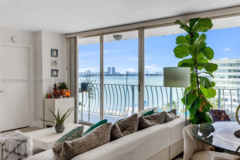 Apartment for rent at Grandview Palace 923