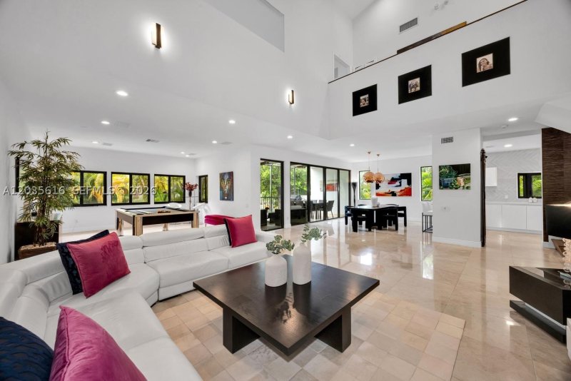 Comprar apartamento no L Hermitage Coconut Grove