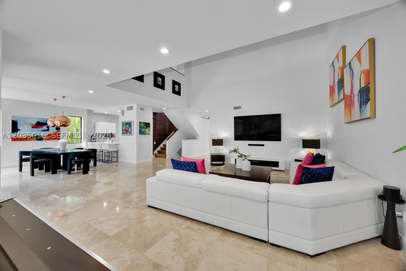 apartamentos a venda no L Hermitage Coconut Grove