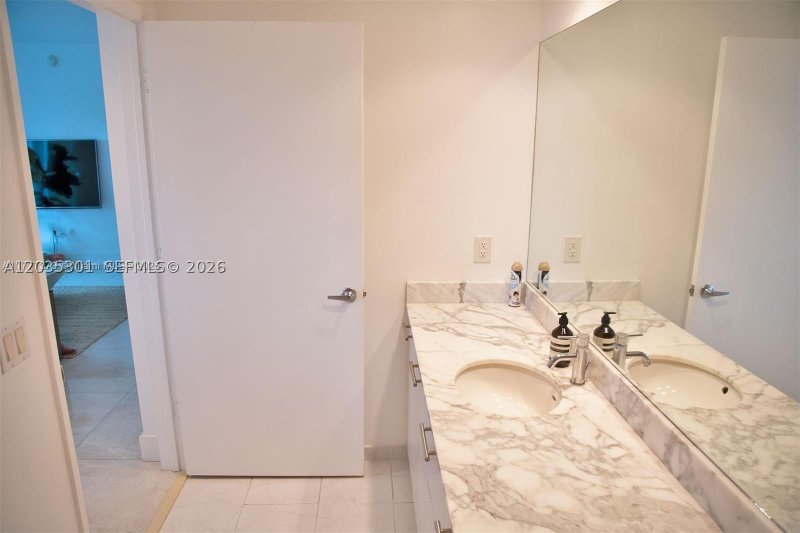 Apartment for rent at The Plaza Tower II 3007