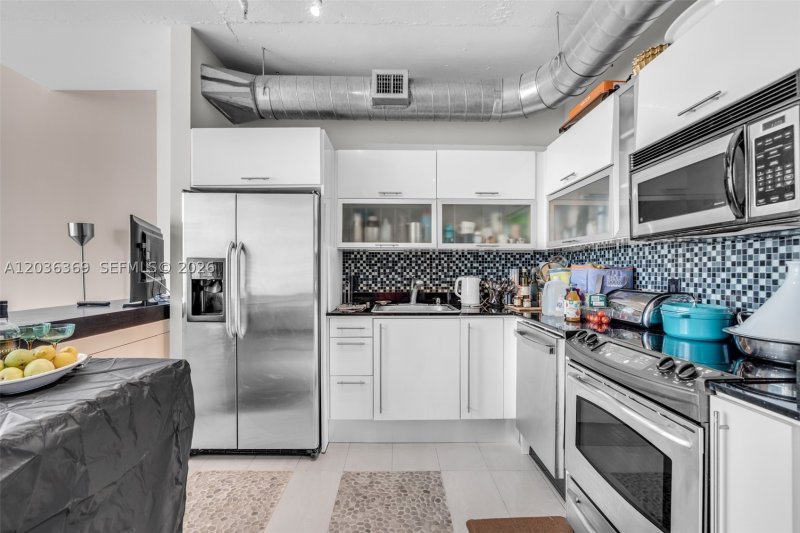 Apartment for rent at Neo Vertika Brickell PHII16