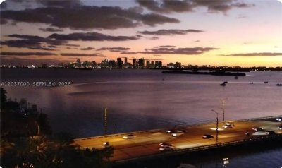 Comprar apartamento en Bayshore Yacht Tennis Club 1011