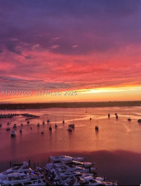 Comprar apartamento en Bayshore Yacht Tennis Club 1011