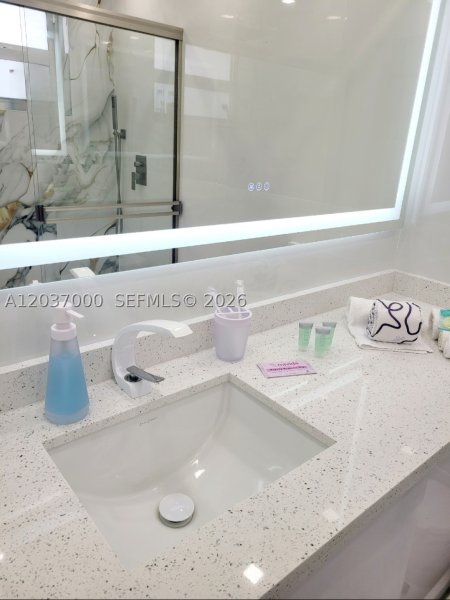 Comprar apartamento en Bayshore Yacht Tennis Club 1011