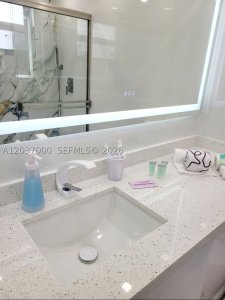 Comprar apartamento en Bayshore Yacht Tennis Club 1011