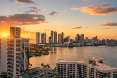 Mystic Pointe 400 Apt #3307