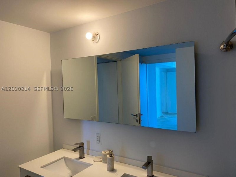 Apartment for rent at Brickell House Condo 1805